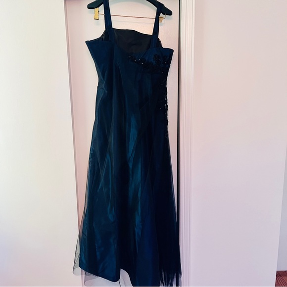 San Carlin Dresses Vintage Navy Embroidered Tulle and Iridescent Satin Maxi Gown - Picture 14 of 15